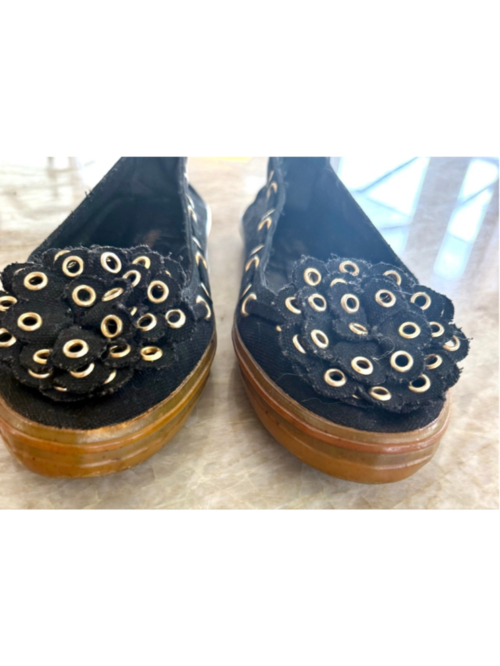 Yves Saint Laurent vintage Black & metallic Eyelet with floral Flats 8.5 - Picture 4 of 9
